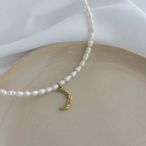 Choker z pereł naturalnych