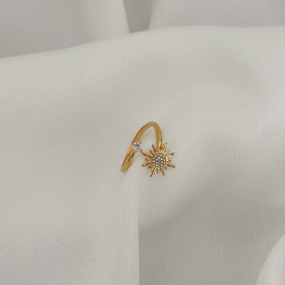 Pierścionek ze stali chirurgicznej Złoty Słonecznik - obrazek 4