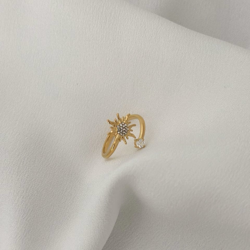 Pierścionek ze stali chirurgicznej Złoty Słonecznik - obrazek 3